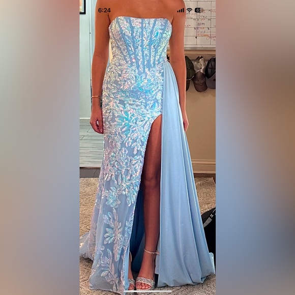 Ava presley Dresses & Skirts - Gorgeous pageant/prom dress
Worn once for 1 hour
Ava Presley size 2